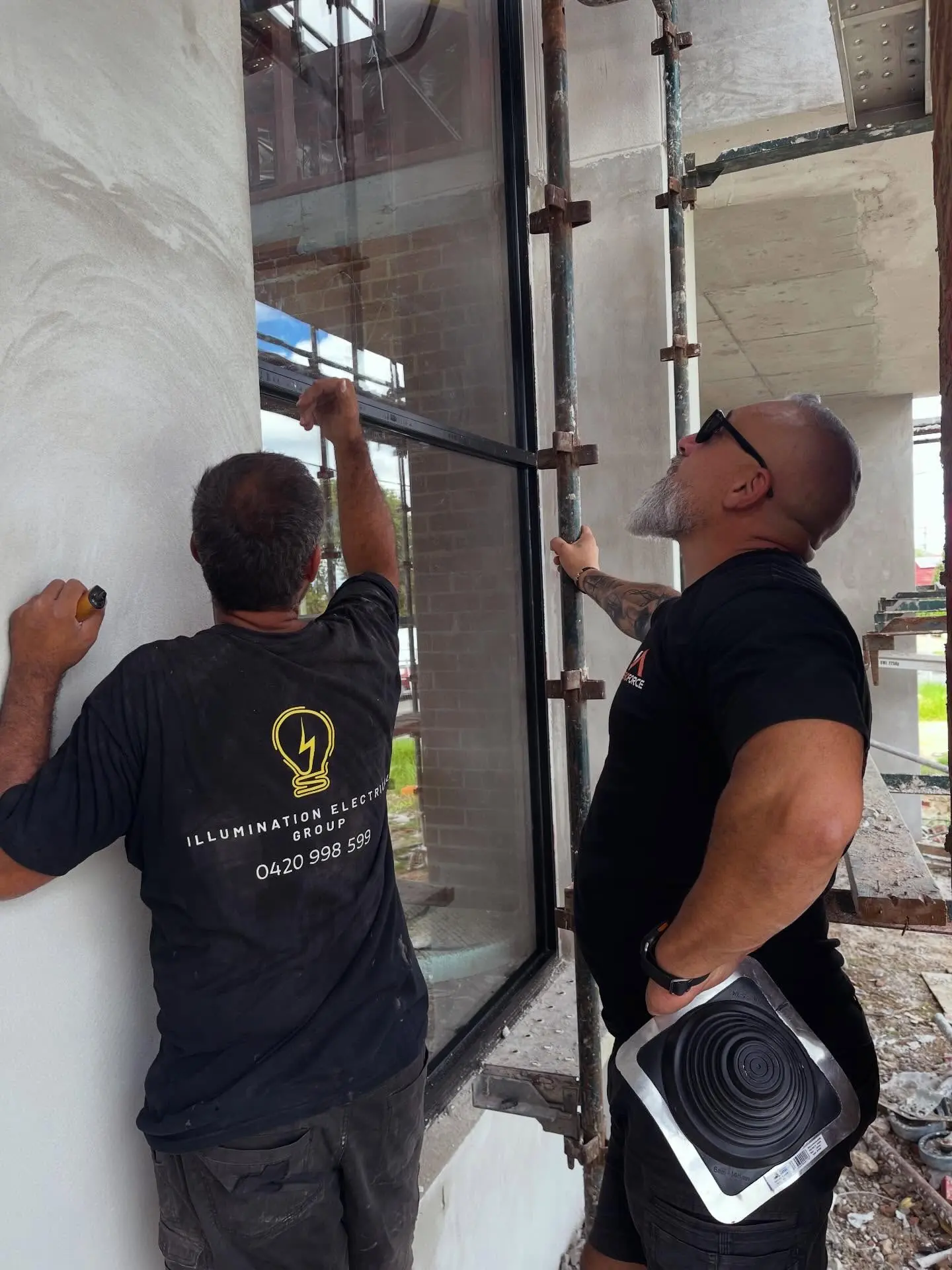 Renoforce and specialist trades working together on site